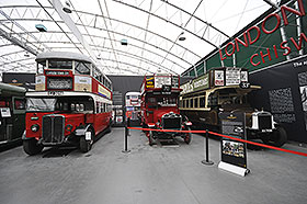 Vozy z počátků městské dopravy jsou úžasné, Muzeum autobusů v Londýně, září 2014
