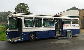 Tento autobus vozil klienty k letadlům Concord, Muzeum autobusů v Londýně, září 2014