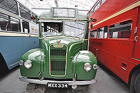 I tehdy jezdily vozy pro menší počet cestujících, Muzeum autobusů v Londýně, září 2014