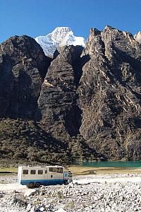 Hotelbus pod Huascaránem, Bílé Kordillery