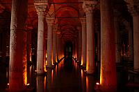 Istanbul  - Baziliková cisterna přezdívaná Potopený zámek