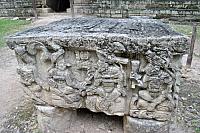 Copán - vzácný královský stolec s reliéfy, které zobrazují krále Copánu