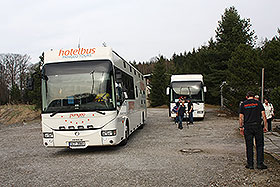 Příjezd hotelbusů, Hotel u Pralesa - Novohradské hory, zahájení sezóny 4.4.2014