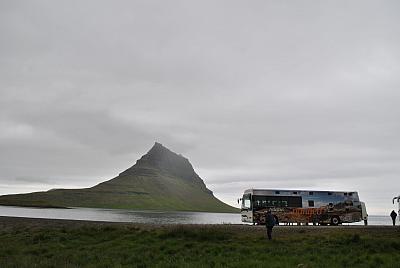 Evropan během jízdy na Islandu.