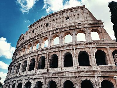 bájné Koloseum