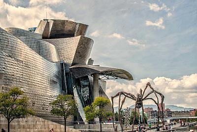 Guggenheim muzeum, Baskicko, Pyreneje