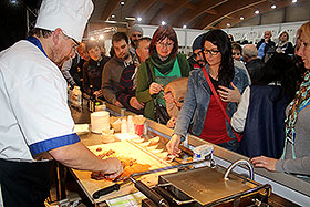 Fronta na ochutnávku byla opravdu dlouhá, Gastrofest 2014, České Budějovice